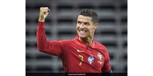Manchester United voitti kotonaan Tottenham Hotspurin 3-2 Manchester United voitti kotonaan Tottenham Hotspurin 3-2